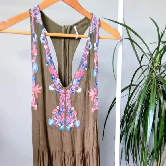 Free People Amalfi Embroidered Sleeveless Jumpsuit in Olive Green US 2 - Picture 2 of 9